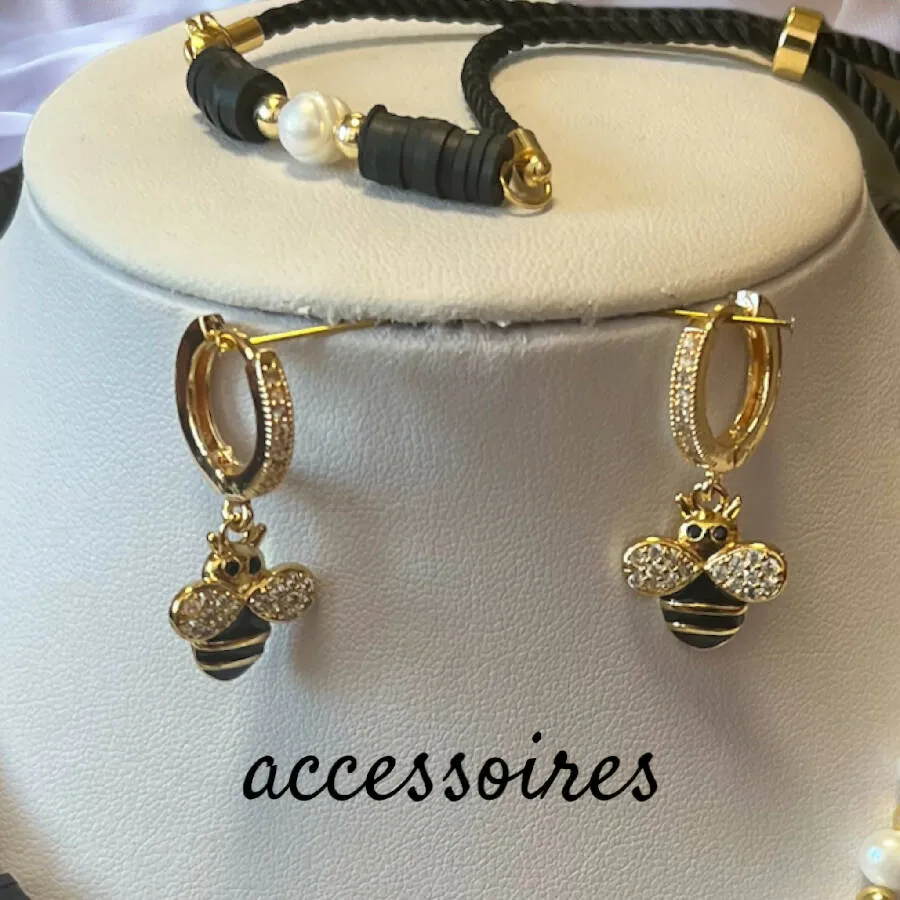 Accessoires by Madeleine Handmade Jewelry High Quality Freshwater Pearls Goldplated Items “