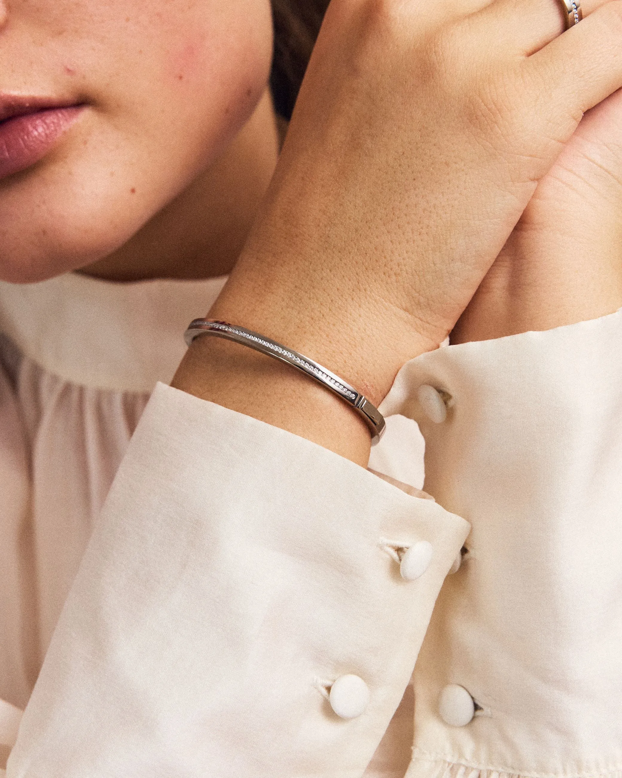 Josefin Bangle Steel