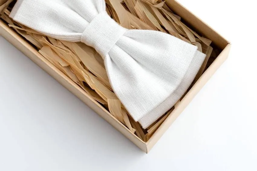 Timeless Elegance: White Bow Ties for Men in Classic and Linen Designs